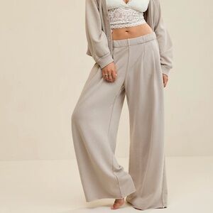 Aerie joggers/trousers.